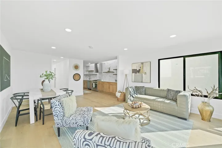 875 Santa Ana Street, Laguna Beach, California 92651