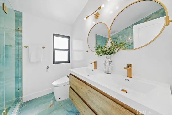 875 Santa Ana Street, Laguna Beach, California 92651