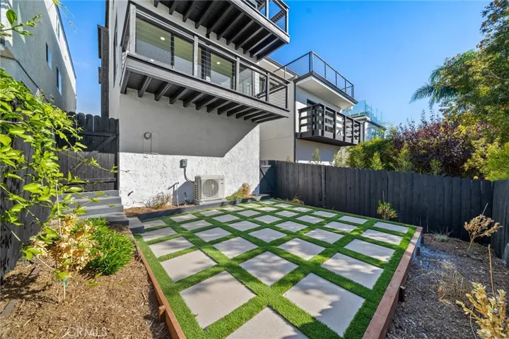 875 Santa Ana Street, Laguna Beach, California 92651