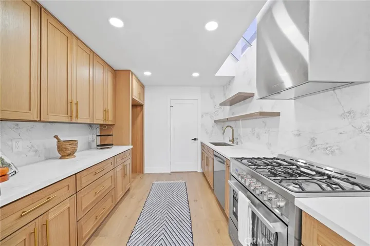875 Santa Ana Street, Laguna Beach, California 92651