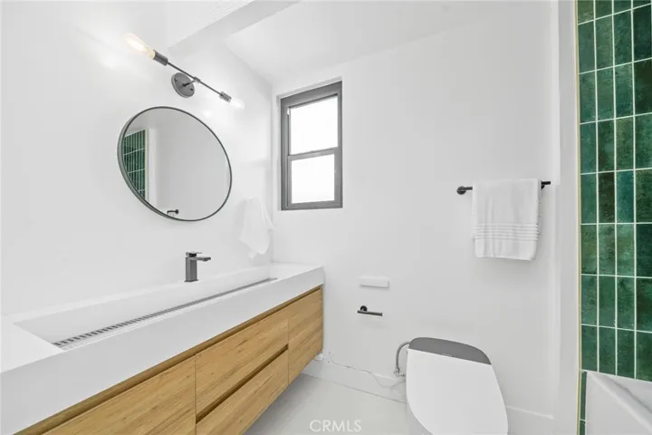 875 Santa Ana Street, Laguna Beach, California 92651