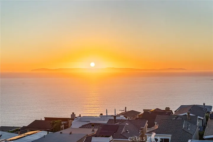875 Santa Ana Street, Laguna Beach, California 92651