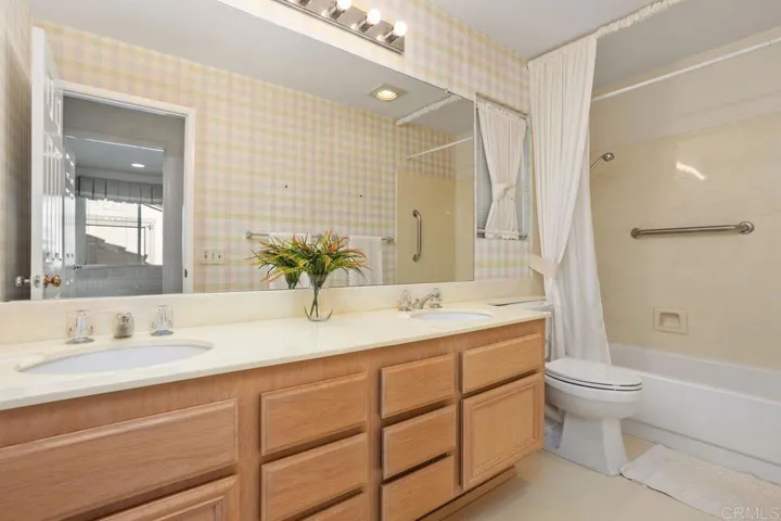 Full Hall Bathroom