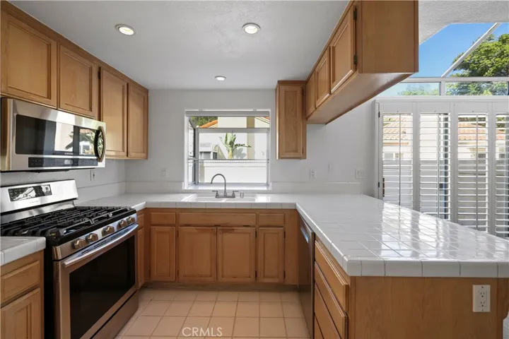852 Vista Arriago, Camarillo, California 93012