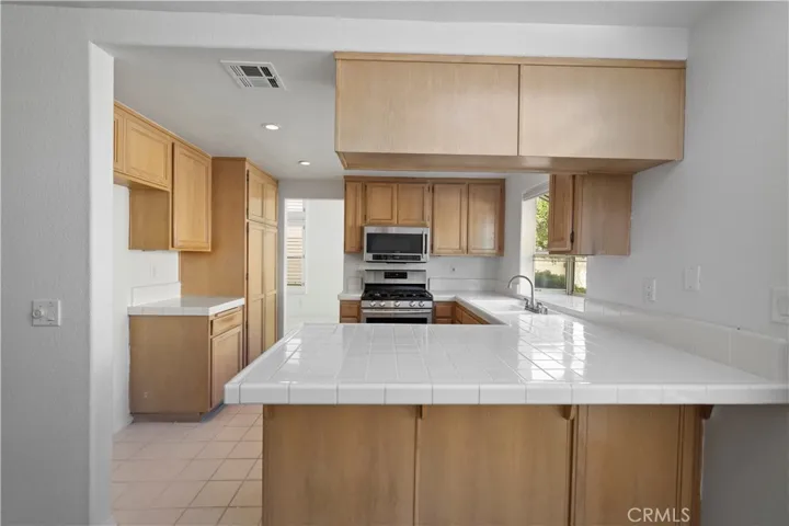 852 Vista Arriago, Camarillo, California 93012
