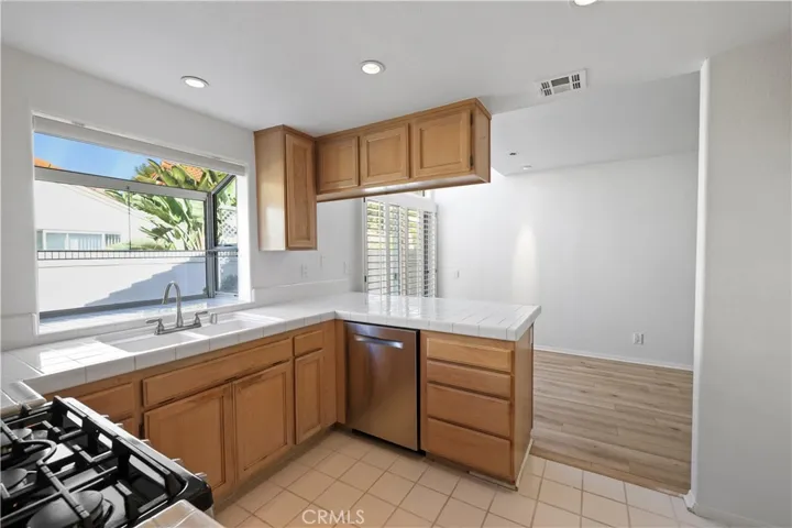 852 Vista Arriago, Camarillo, California 93012