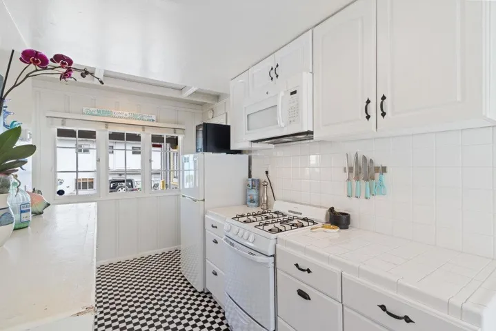 779 Mermaid Avenue, Pacific Grove, California 93950