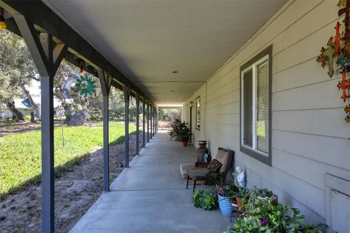 Covered porch on 3 sides