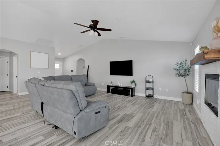 6741 Middleton Avenue, Hesperia, California 92345