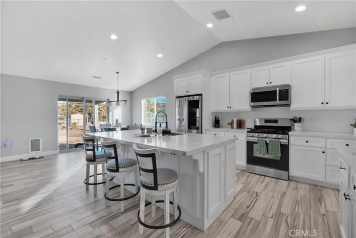 6741 Middleton Avenue, Hesperia, California 92345