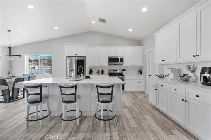6741 Middleton Avenue, Hesperia, California 92345