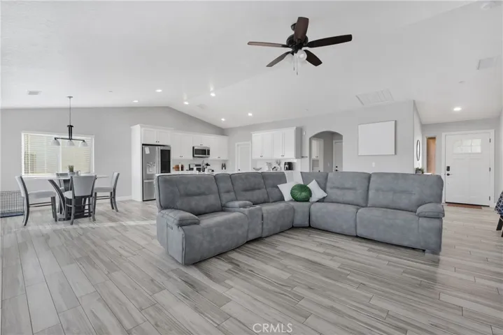 6741 Middleton Avenue, Hesperia, California 92345