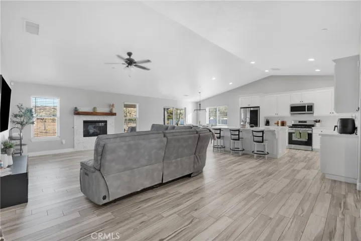 6741 Middleton Avenue, Hesperia, California 92345