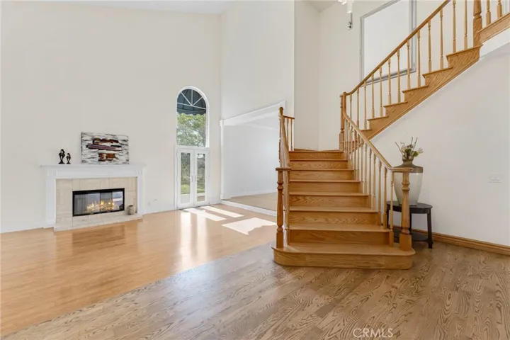 22100 Dardenne Street, Calabasas, California 91302
