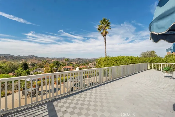 22100 Dardenne Street, Calabasas, California 91302