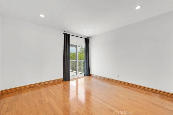 22100 Dardenne Street, Calabasas, California 91302