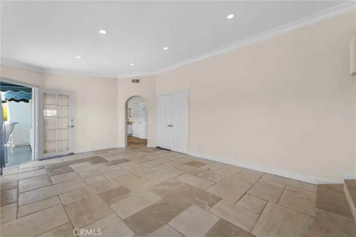 22100 Dardenne Street, Calabasas, California 91302