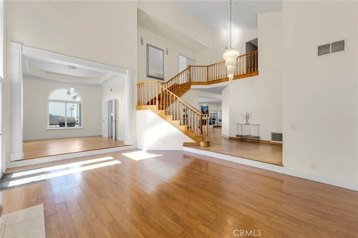 22100 Dardenne Street, Calabasas, California 91302