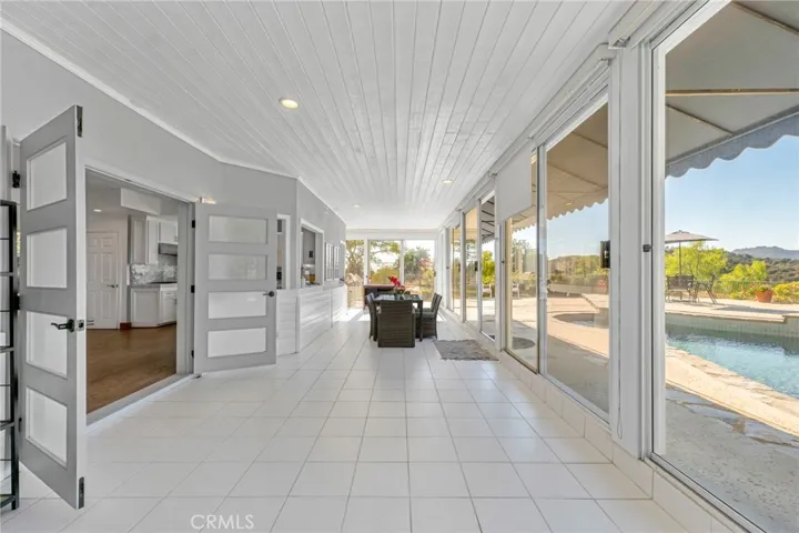 22100 Dardenne Street, Calabasas, California 91302