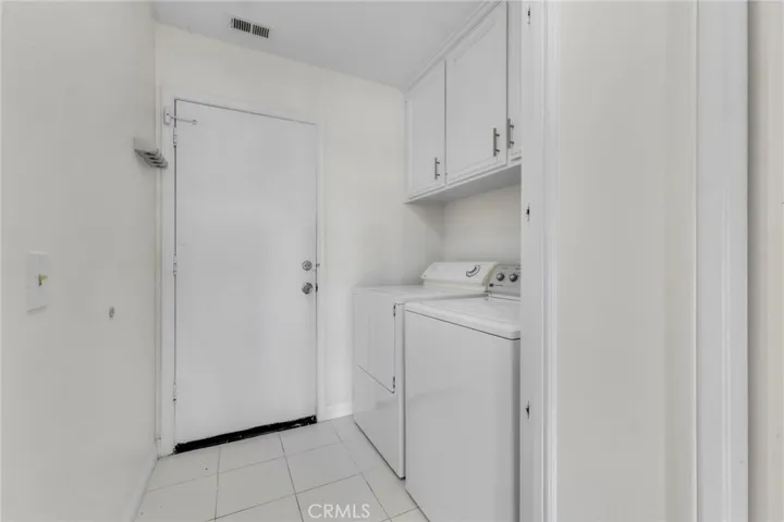 22100 Dardenne Street, Calabasas, California 91302