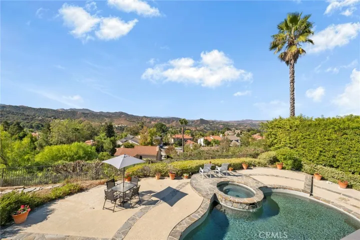 22100 Dardenne Street, Calabasas, California 91302