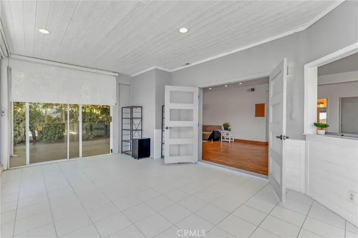 22100 Dardenne Street, Calabasas, California 91302