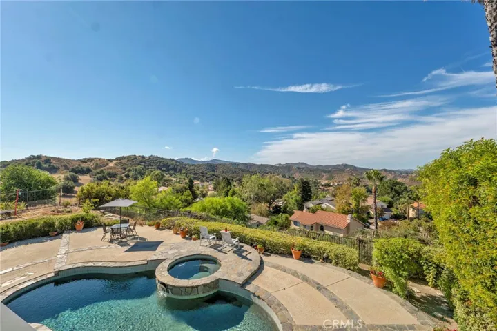 22100 Dardenne Street, Calabasas, California 91302