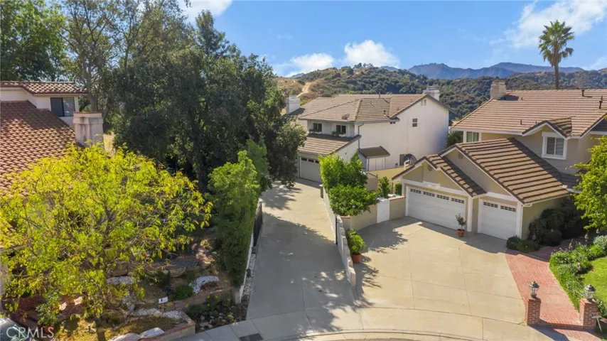 22100 Dardenne Street, Calabasas, California 91302