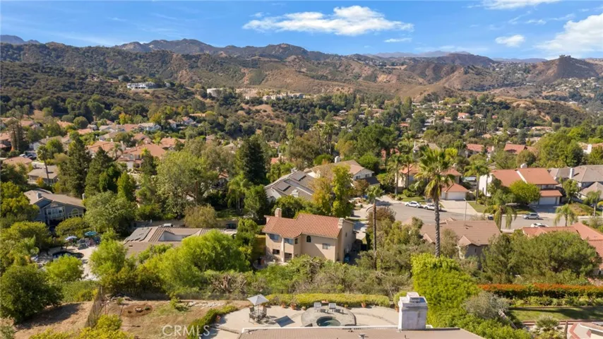 22100 Dardenne Street, Calabasas, California 91302