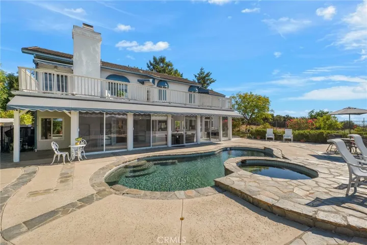 22100 Dardenne Street, Calabasas, California 91302