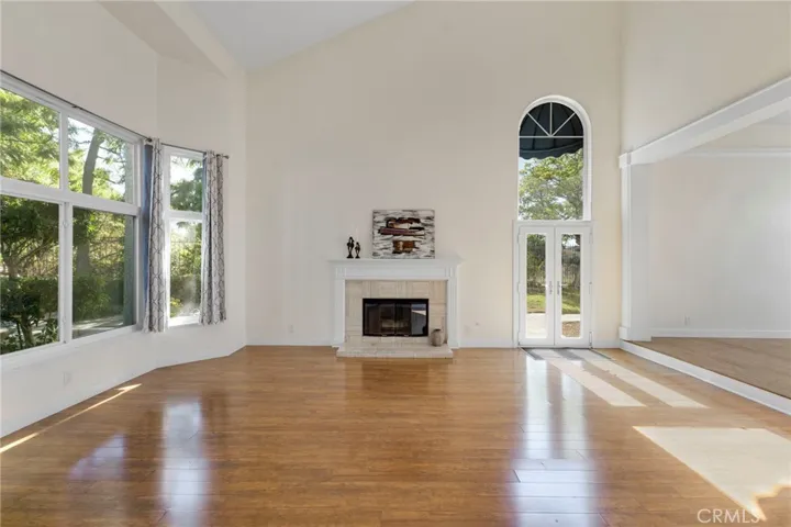 22100 Dardenne Street, Calabasas, California 91302