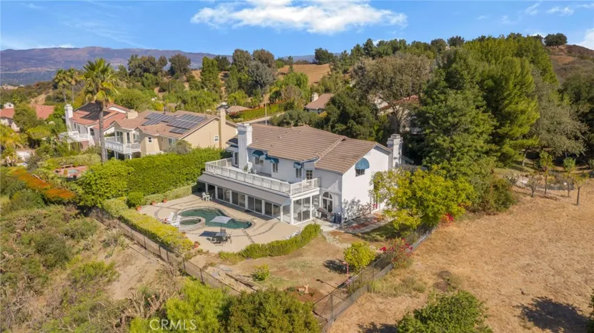 22100 Dardenne Street, Calabasas, California 91302