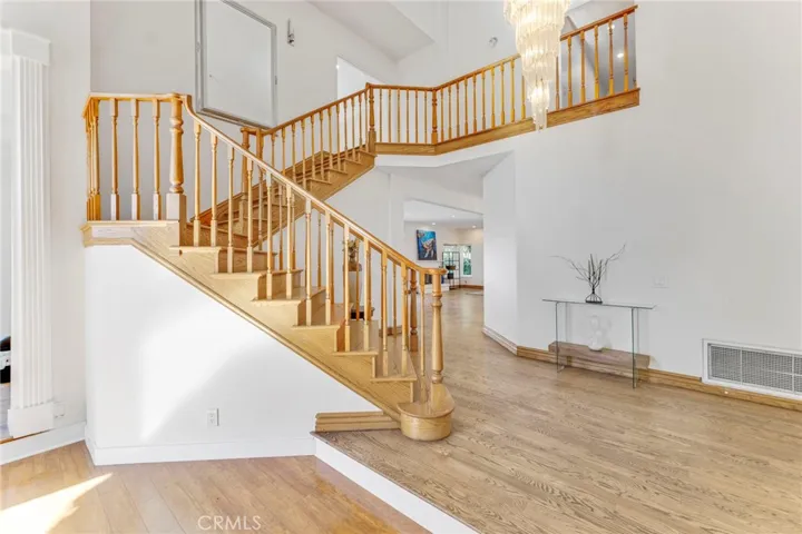 22100 Dardenne Street, Calabasas, California 91302