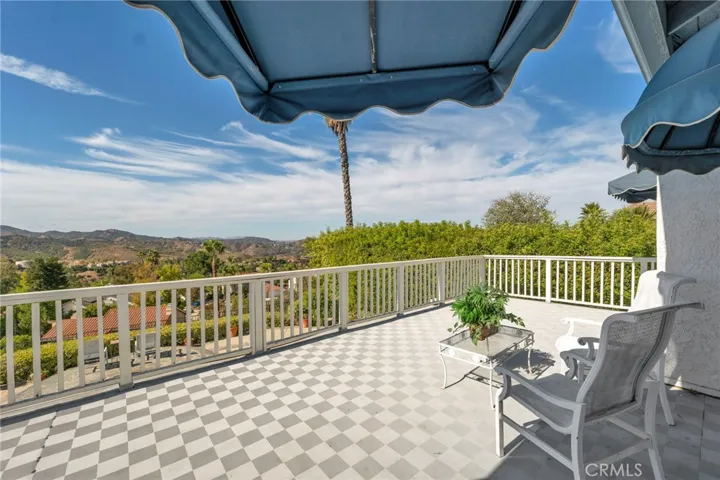 22100 Dardenne Street, Calabasas, California 91302