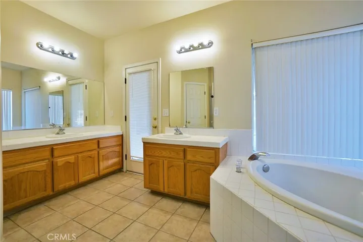 1484 Tulip Street, Lemoore, California 93245