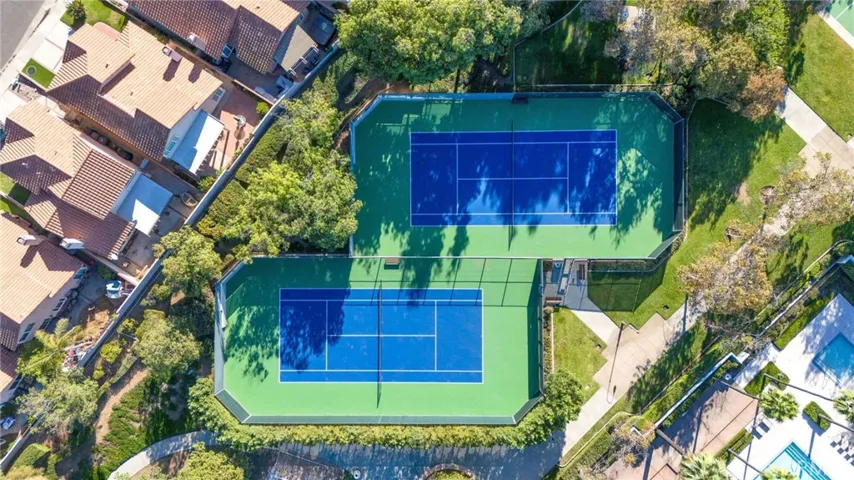 Monte Vista Park Sports Courts