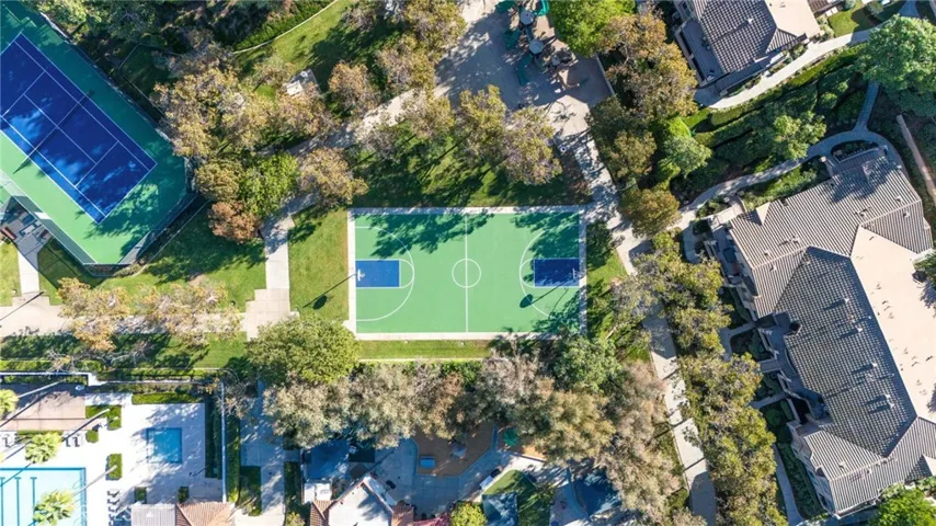 Monte Vista Park Sports Courts
