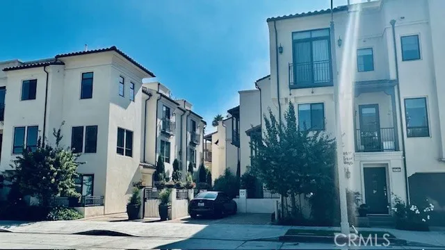 10728 Bloomfield Street, North Hollywood, California 91602