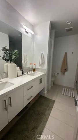 10728 Bloomfield Street, North Hollywood, California 91602