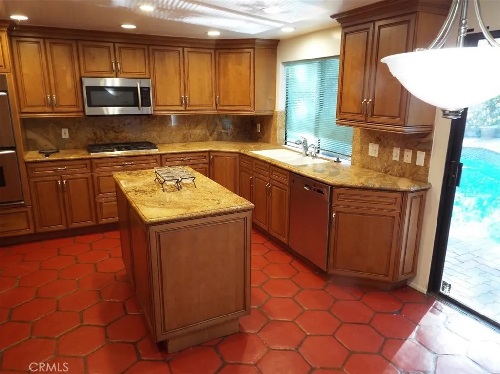 4444 Rochelle Place, Encino, California 91316 home-pic-12
