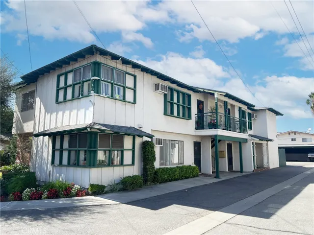 10611 Western Avenue, Downey, California 90241
