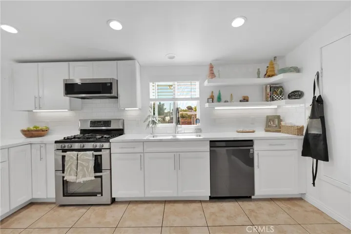 16311 Seneca Road, Victorville, California 92395