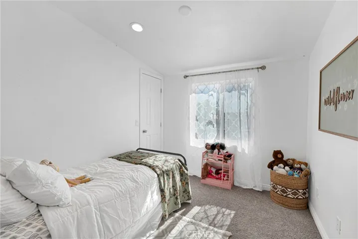 16311 Seneca Road, Victorville, California 92395