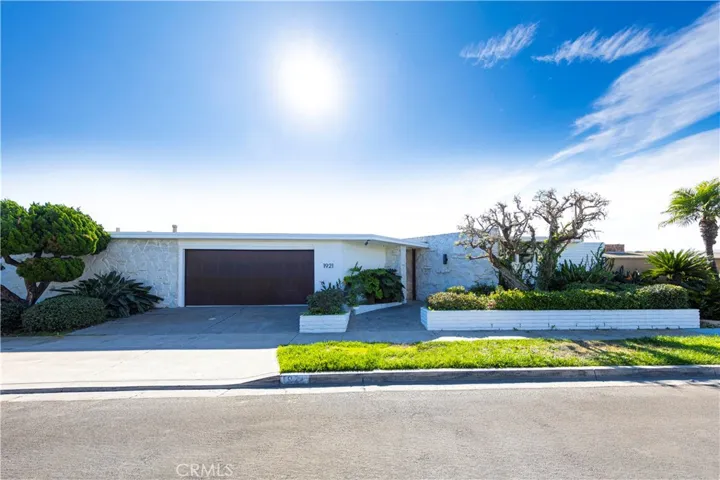 1921 Sabrina, Corona Del Mar, California 92625