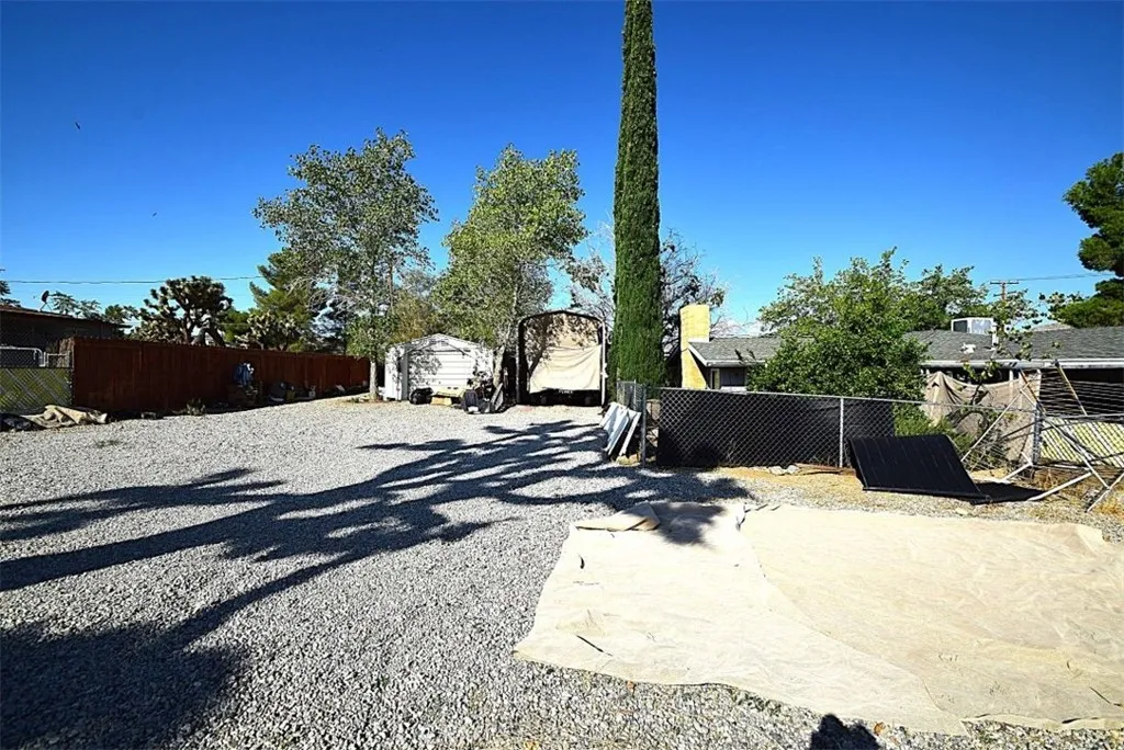 57029 Onaga Trail, Yucca Valley, California 92284 home-pic-16