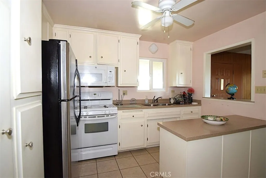 57029 Onaga Trail, Yucca Valley, California 92284 home-pic-5