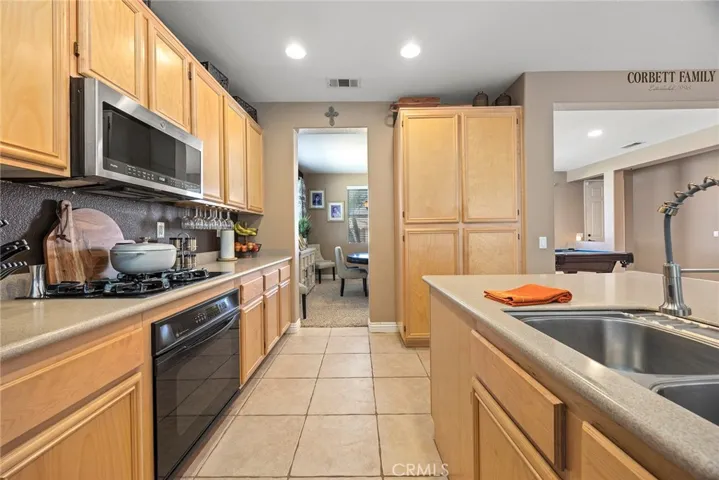 1826 Morfontaine Way, Corona, California 92883