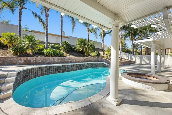 1826 Morfontaine Way, Corona, California 92883