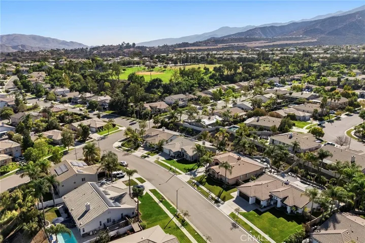 1826 Morfontaine Way, Corona, California 92883