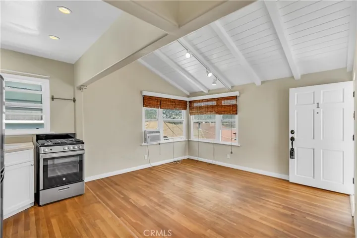 Apartment OG hard wood floors